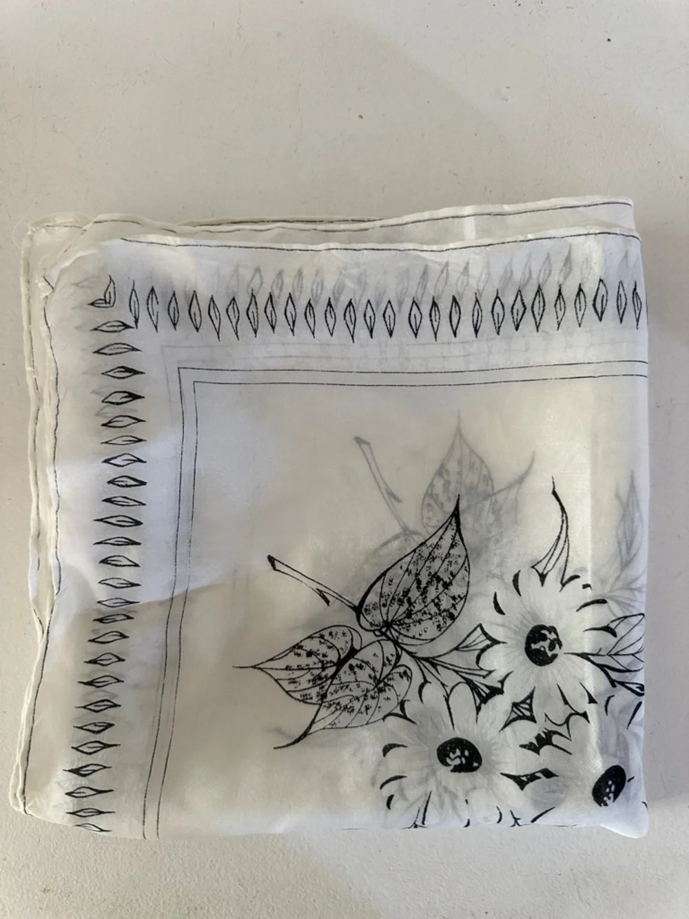 VINTAGE BLACK WHITE SILK FLORAL SCARF 30' NICE SCARF